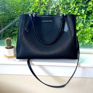 MICHAEL KORS Black Leather Purse